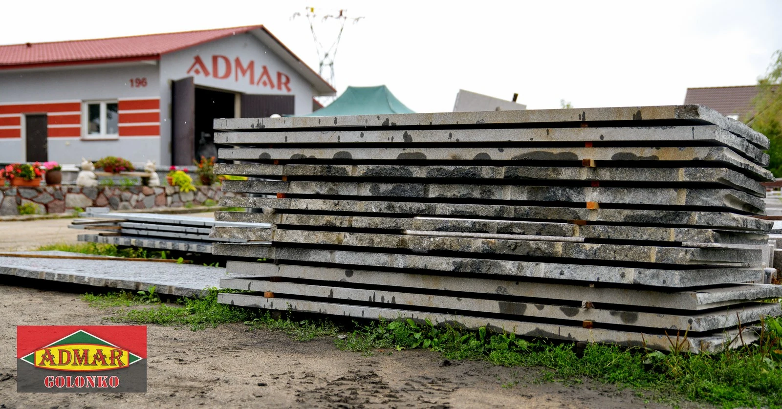 Płyty naturalnego kamienia w zakładzie ADMAR